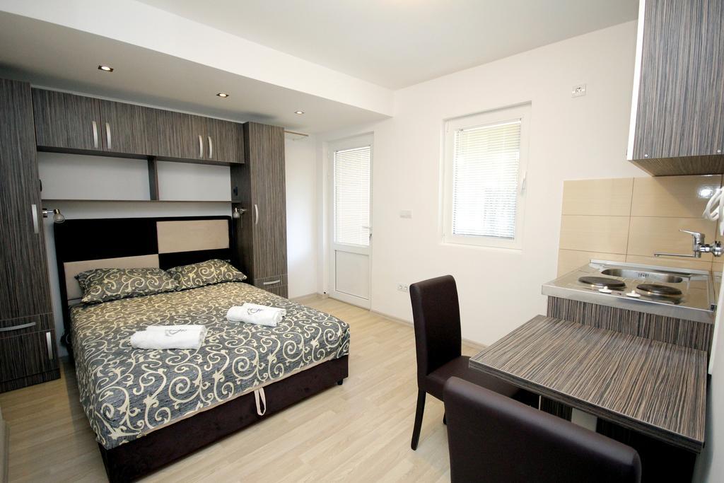 Apartments Kojic Bar Habitación foto