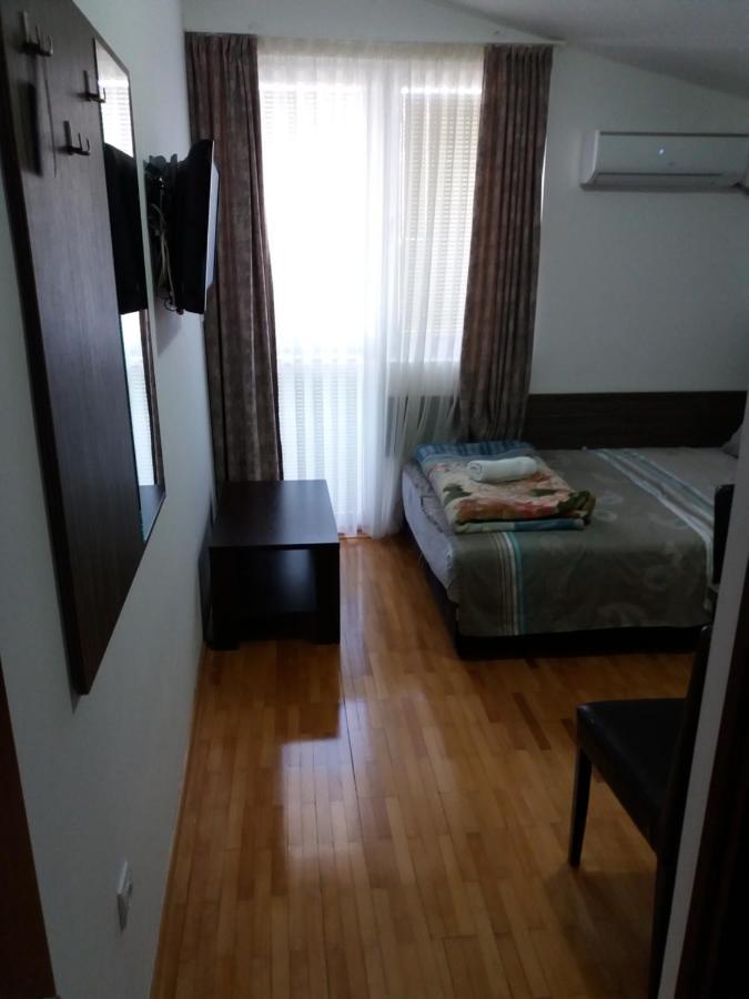 Apartments Kojic Bar Habitación foto